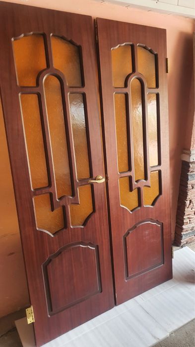 межкомнатные натуральные двери