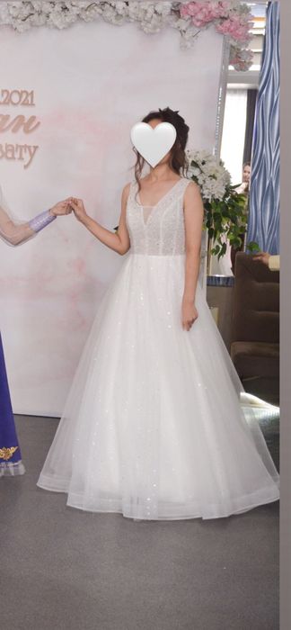 Продаю нежное, белое платье