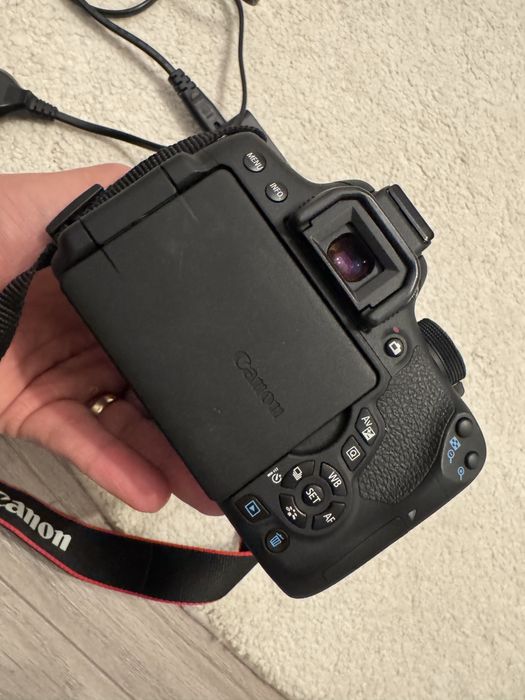 Aparat foto Canon 750D