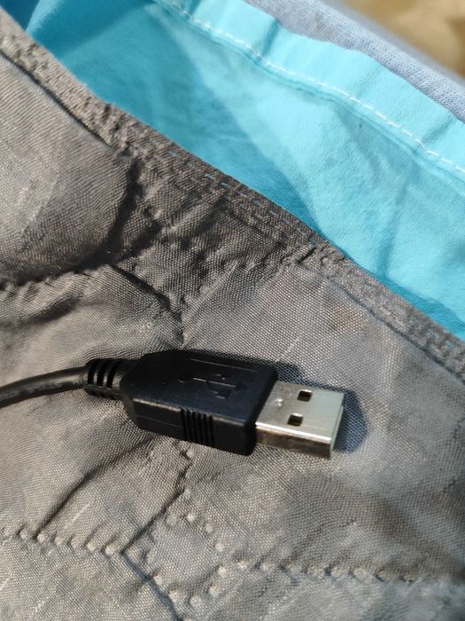 Зарядно за ps4 контролер