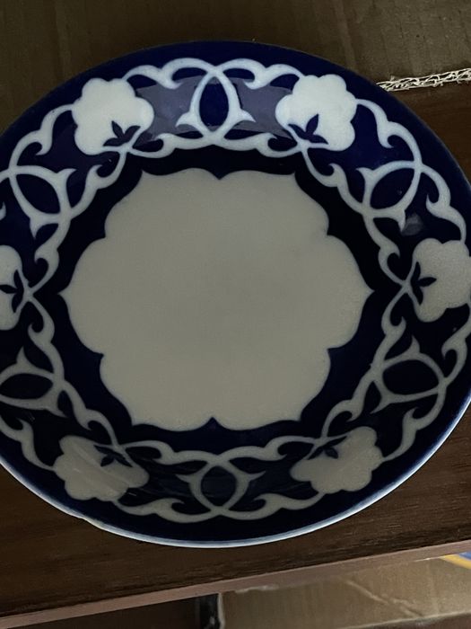 Тарелки , пиала ,