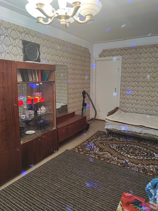 Срочно Сотилади 3х комнатную в хорошем состоянии с мебелью ремонт есть