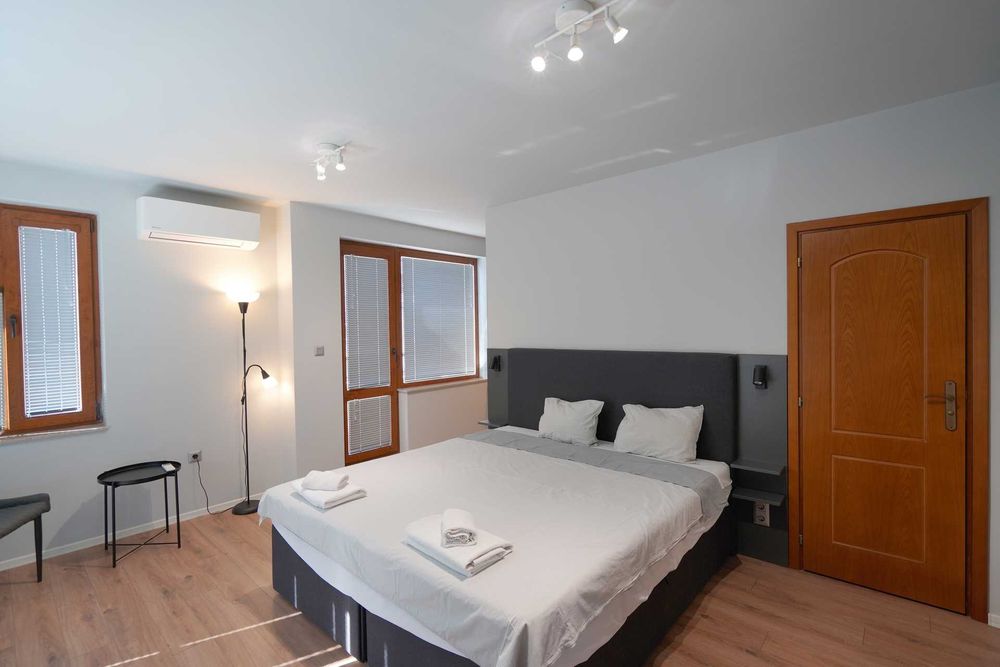 Дава се под наем Тристаен апартамент в Варна, Зимно кино Тракия - 134 кв.м за 999 € - Снимка #8