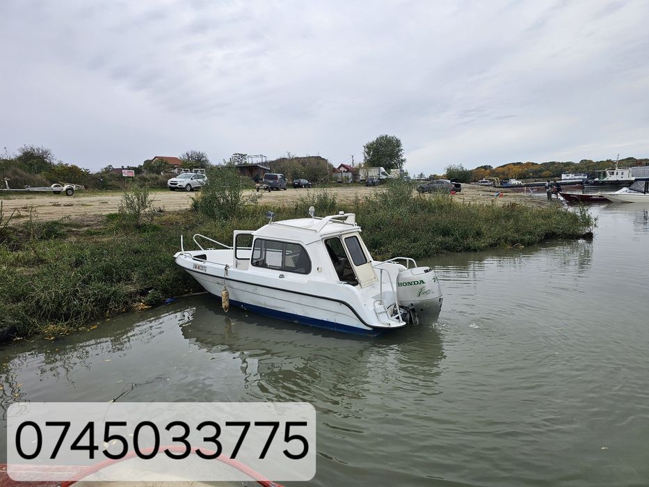 Barcă cu motor honda