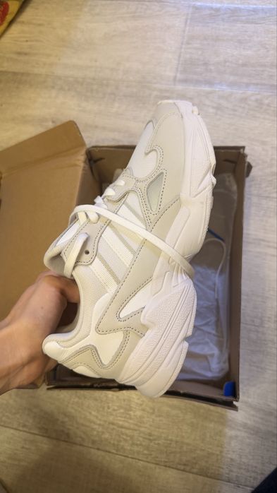 Кроссовки Adidas оригинал новые