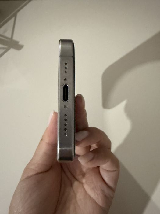 Продам IPhone 15 Pro, 128GB