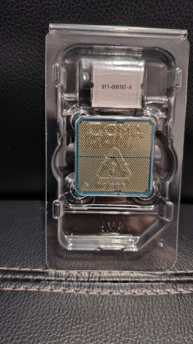 Procesor AMD Ryzen 7 9800X3D nou