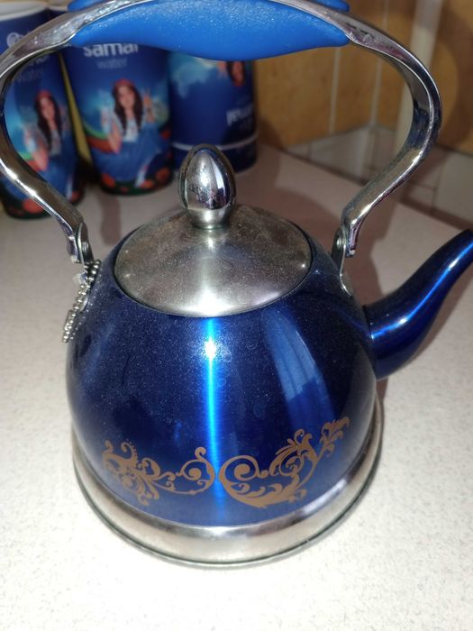 Чайник большой срочно, недорого