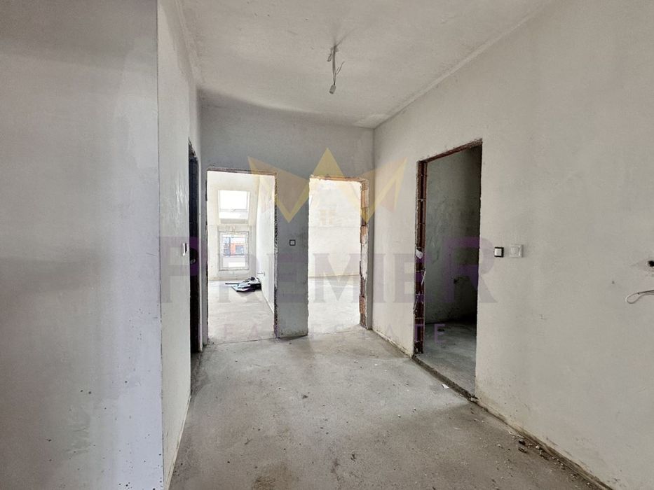 Продава се Тристаен апартамент в Пловдив, Остромила - 124 кв.м за 626 €/кв.м - Снимка #1