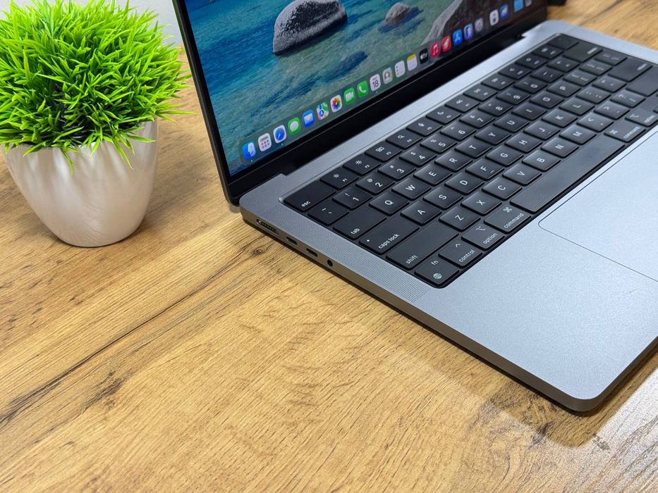 MacBook Pro 2023  14” M2 max 32/1Tb