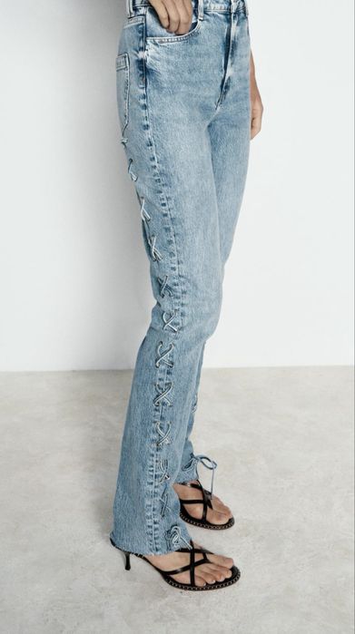 Светли дънки на Zara