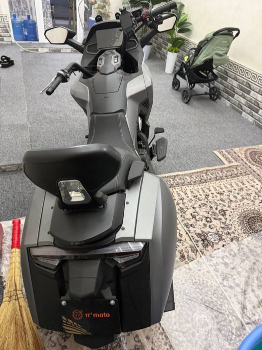 Yangi motatsikil soyiladi