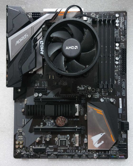 KIT  AMD Ryzen 7 3700X 3.6GHz + GIGABYTE B450 AORUS ELITE + Cooler AMD