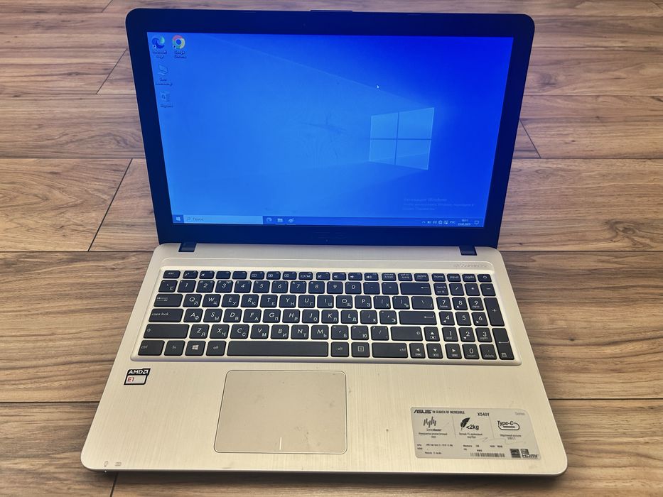 Ноутбук Asus в хорошем состоянии