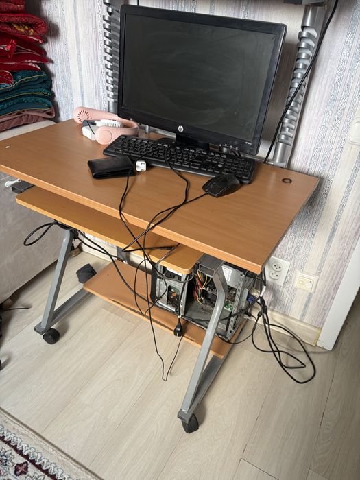 Компьютерный стол