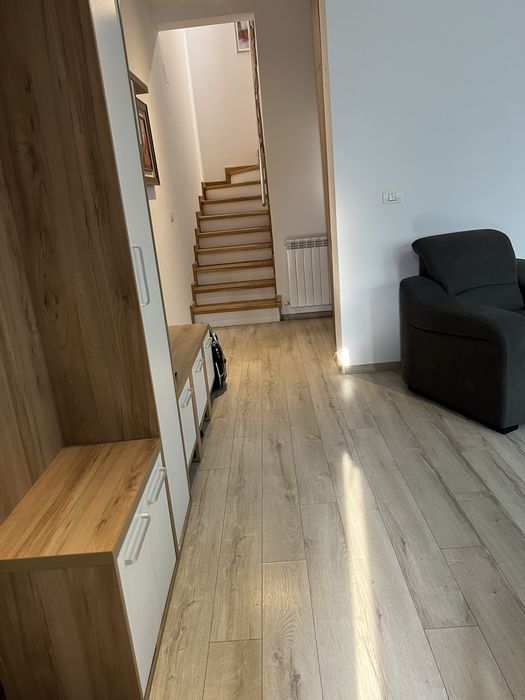 Inchiriez duplex cu curte