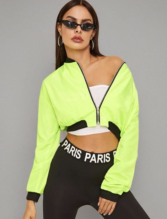 Електриково тънко късо яке по модел на ZARA