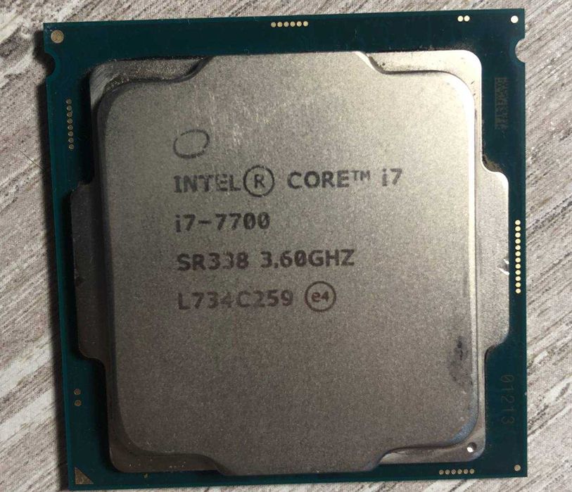 Процессор Intel Core i7-7700