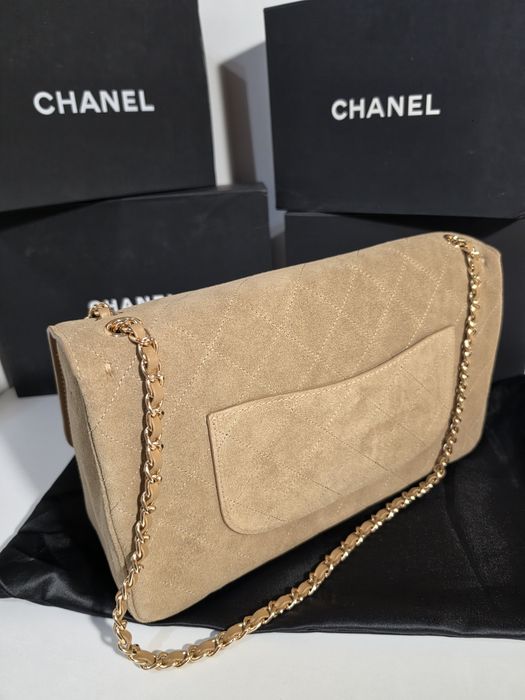 Налична чанта Chanel Maxi Flap