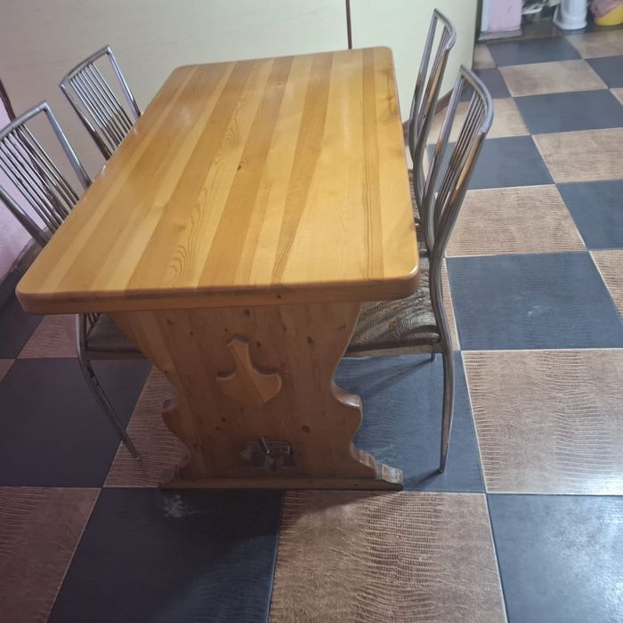 Продам столы и стулья