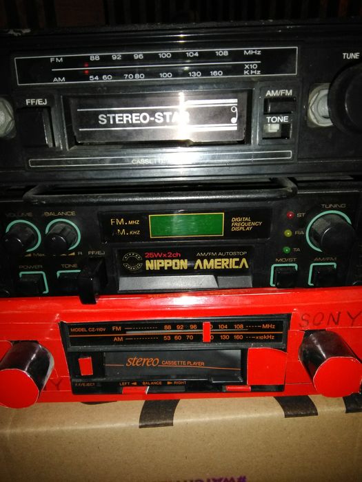 Продавам радиокасетофони за кола