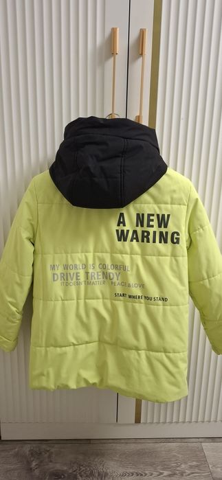 Куртка демисезонная на девочку