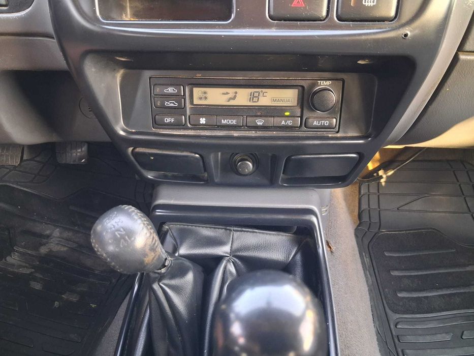 Nissan Navara 2003 diesel, 4.200 € — imagine 5