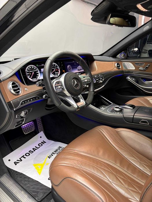 Mercedes Benz W222 S560