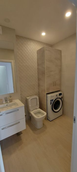 Închiriez apartament 2 camere în hils palady cu aer condiționat, centrala proprie, și parcare