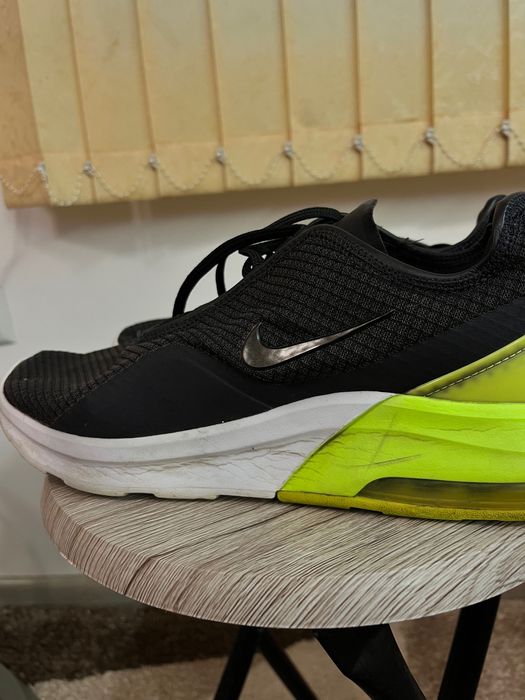 Nike Air Max Motion 2