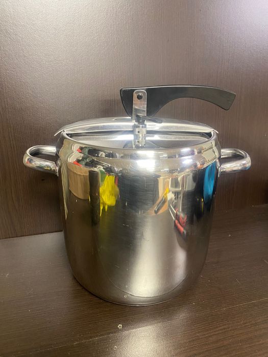 Солинген Германия (Solingen Germania), качествена тенджера под наляган