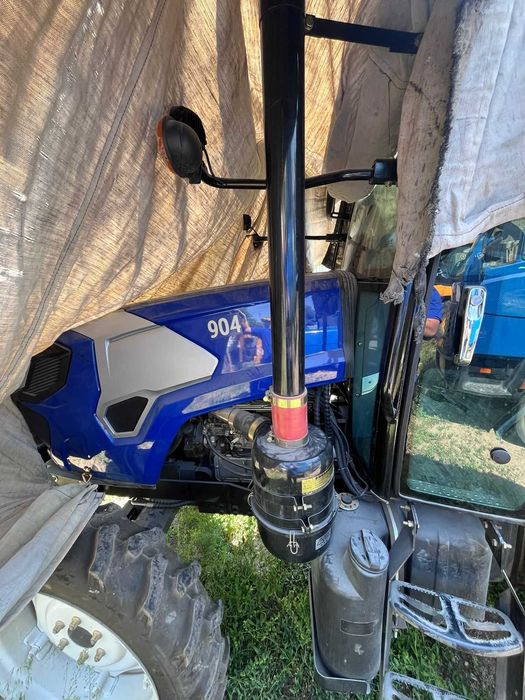 трактор New Holland