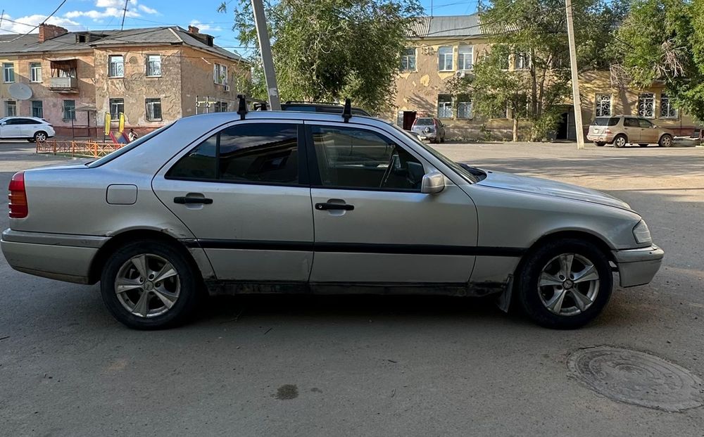 Продам мерседес с180