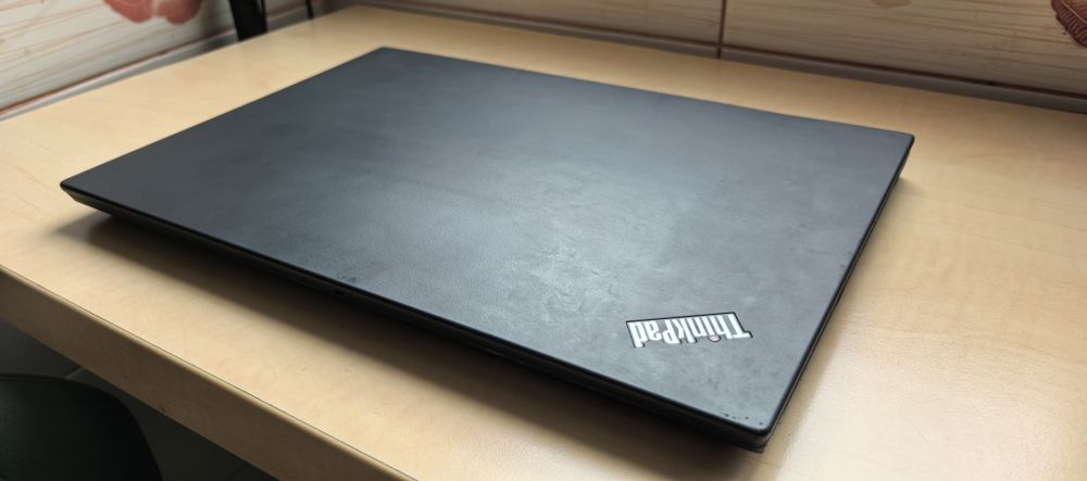 Laptop Lenovo ThinkPad T14_i7 10610U vPRO_32 GB DDR4_4-5h Bateria__NOU