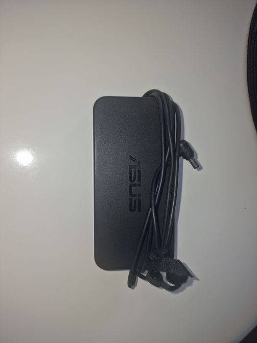 Vand laptop Asus R510V