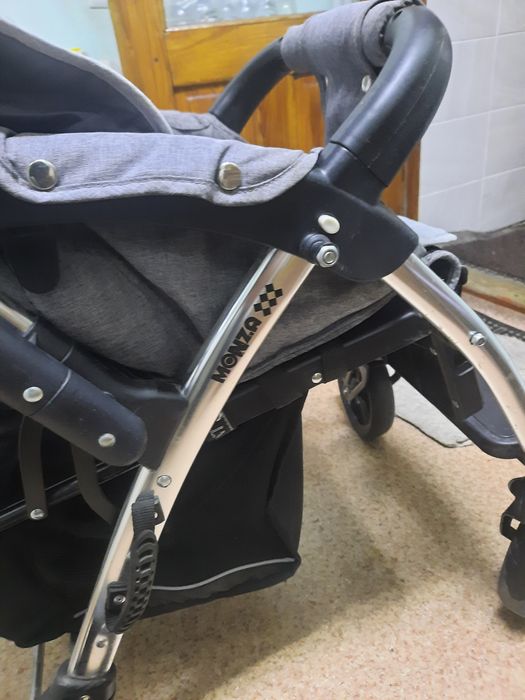 Продаю коляску детскую