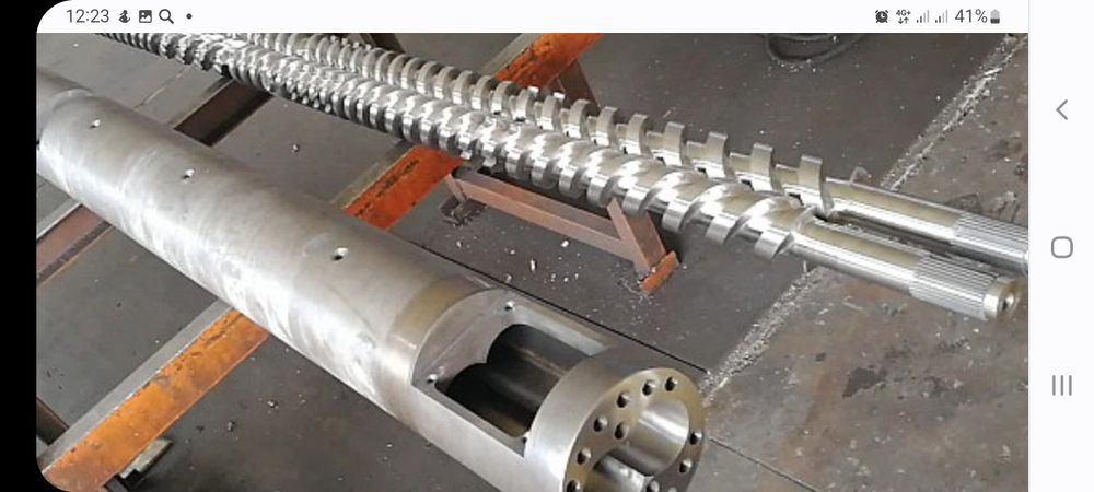 Двухшнековый экструдер продается