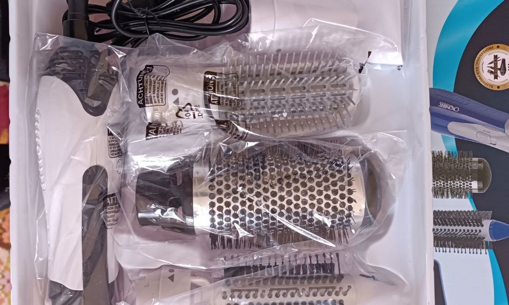 Фен с насадками. Фен расческа