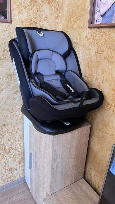 Продается детское автокресло.