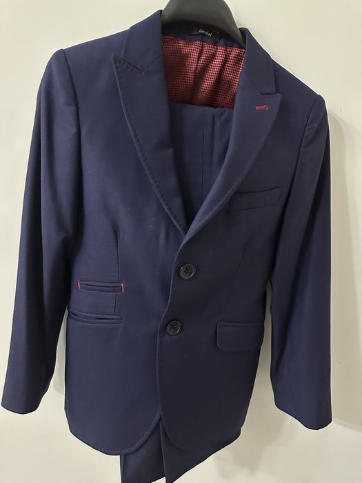 Продам школьный костюм на мальчика