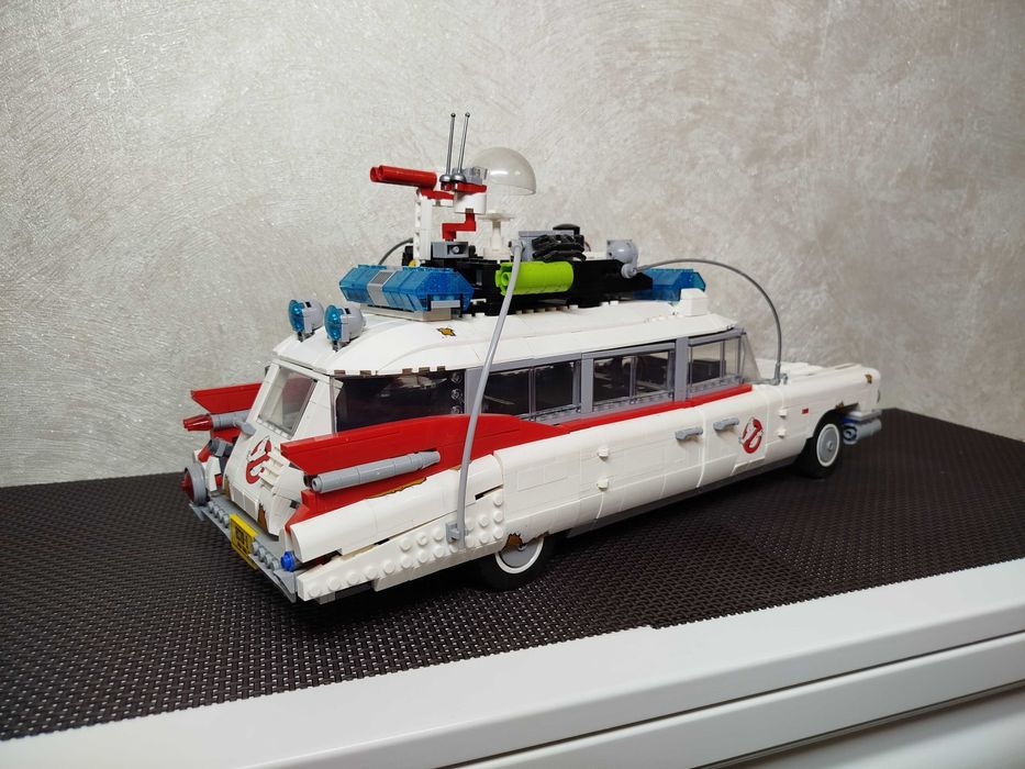 Модель коллекционный Автомобиль ECTO-1