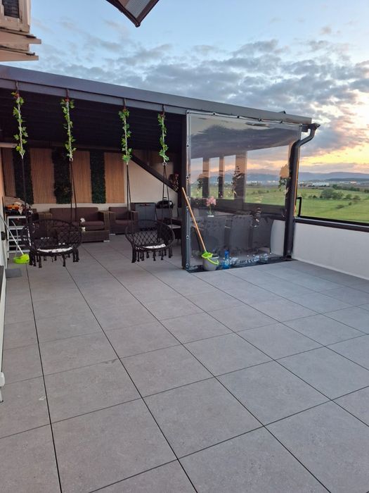 Penthouse premium de închiriat direct  proprietar, prima închiriere, complet mobilat și utilat, terasă spectaculo asă de 55 mp, loc de parcare inclus.