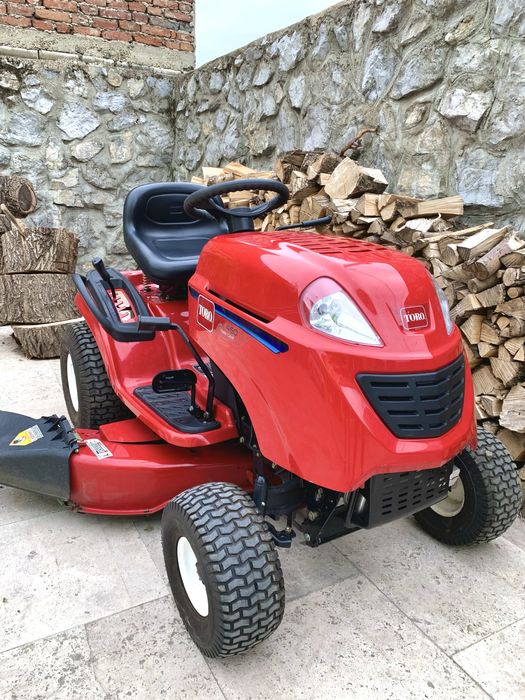 Tractoras de tuns iarba Toro Profesional 3 Cutite 20.0 CP 600cc Hydro
