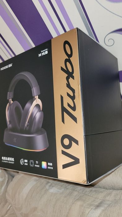 Casti Gaming MCHOSE V9Turbo RGB cu stand  impecabile în cutie