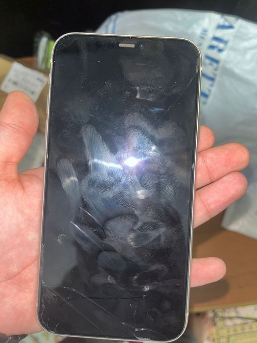 Продам Iphone 11