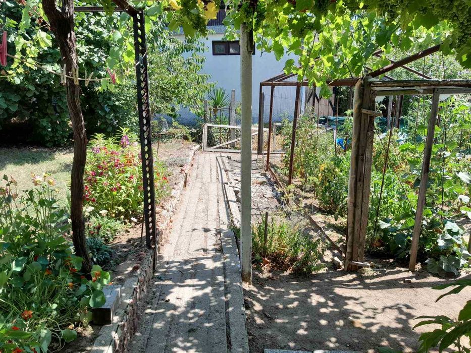 Продава се Къща в Бяла - 324 кв.м за 494 €/кв.м - Снимка #1