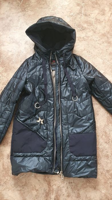 Продаются курточки для девочки.