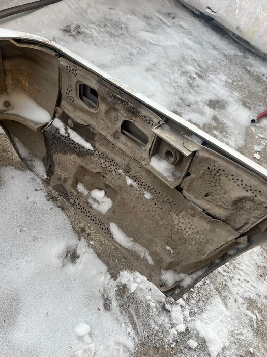 Продам бампер на бмв е 34