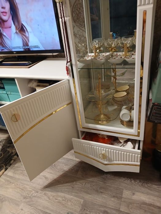 Продам стенку для гостийной