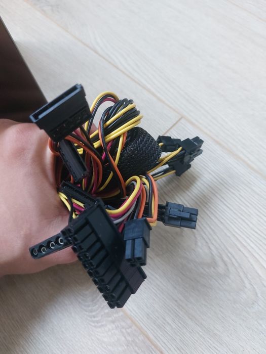 Продам блок питания Huntkey